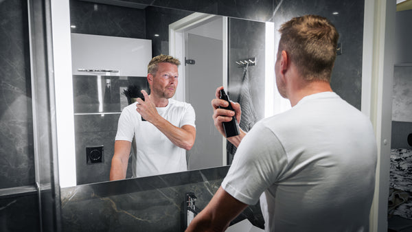 KOMEA kosteuttava ja virkistävä kasvosuihke miehille. 